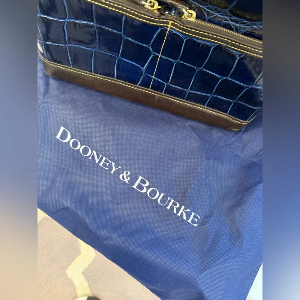 Dooney & Bourke Navy Croc Embossed Leather Shoulder Bag with Dust Bag EUC